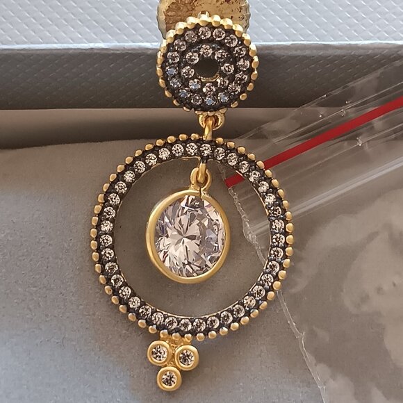 Neiman Marcus - Earrings - Picture 11 of 11